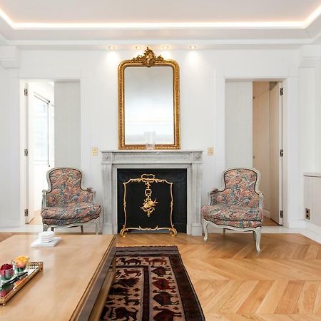 Luxury Montaigne Apartment Париж Екстериор снимка