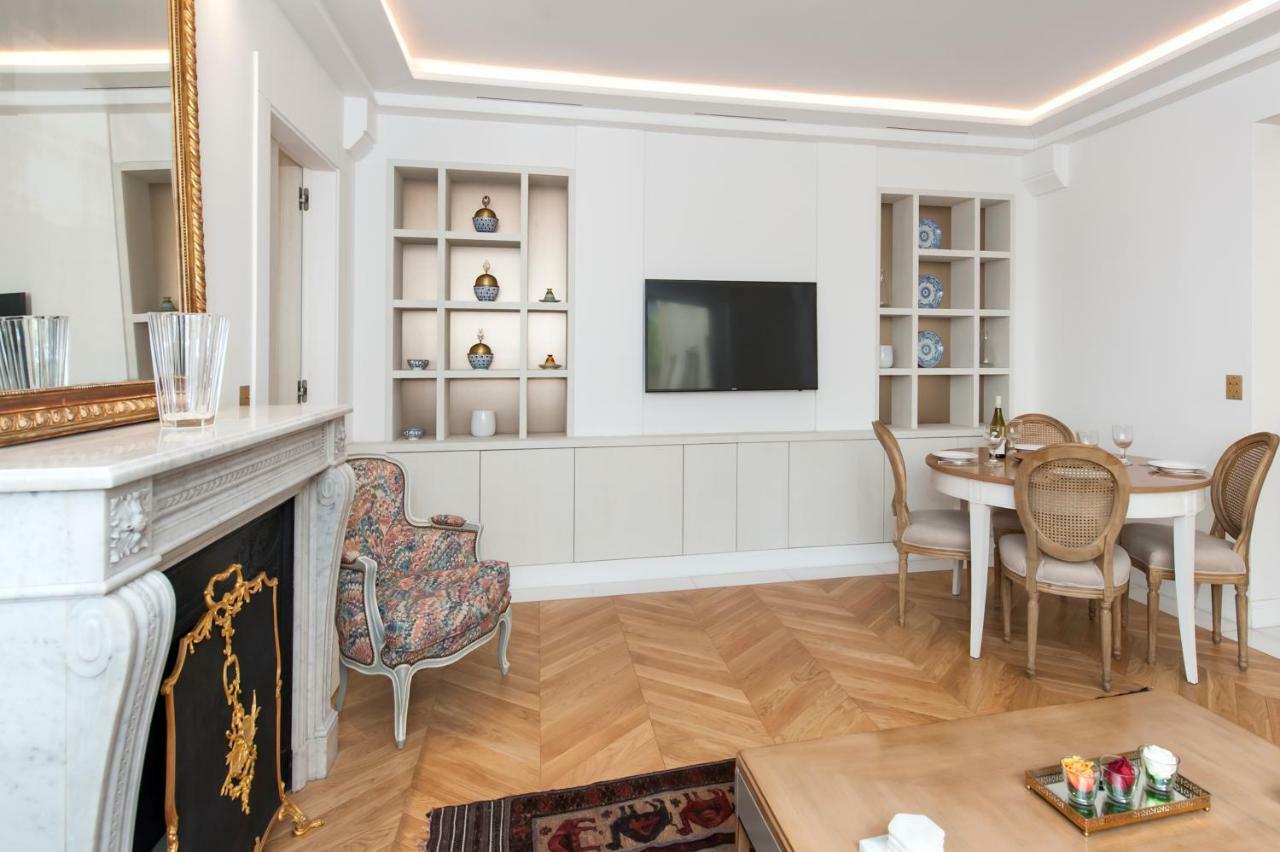 Luxury Montaigne Apartment Париж Екстериор снимка