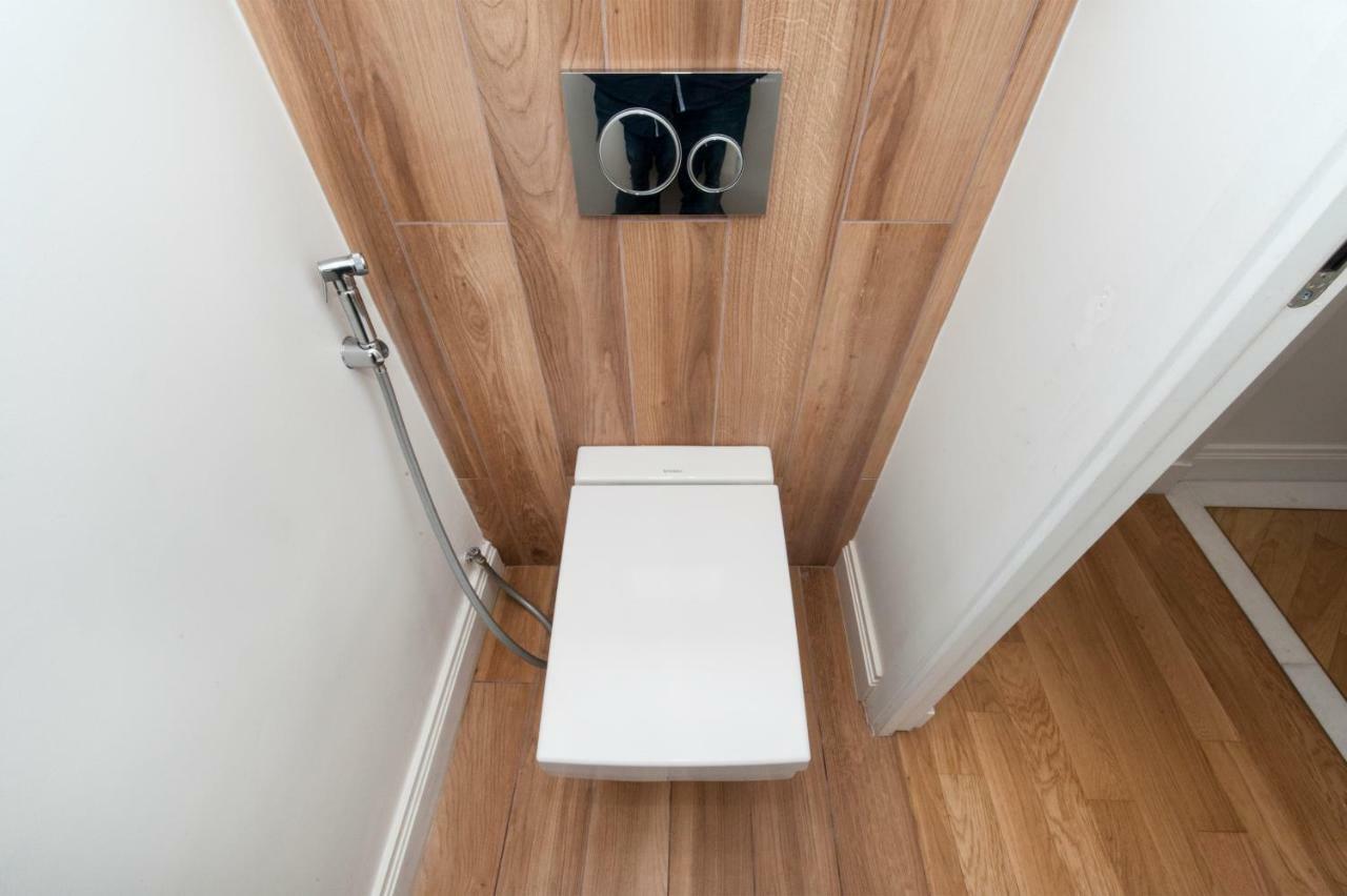 Luxury Montaigne Apartment Париж Екстериор снимка